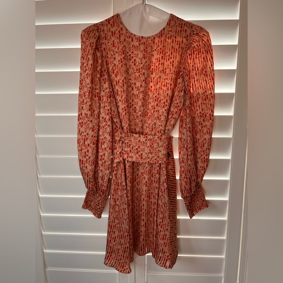 Alice & Olivia long sleeve dress. - Picture 4 of 5
